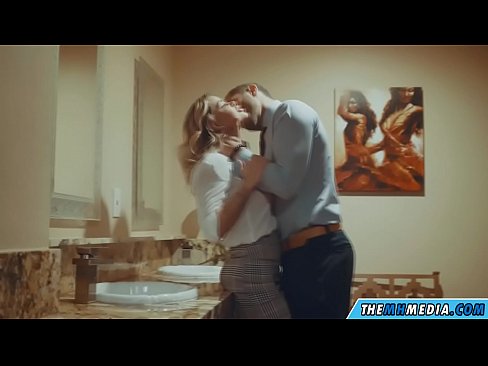 ❤️ Kapag ang isang busty blonde seduces sa isang pampublikong banyo ❤ Just porn sa amin tl.pornobot.ru ﹏